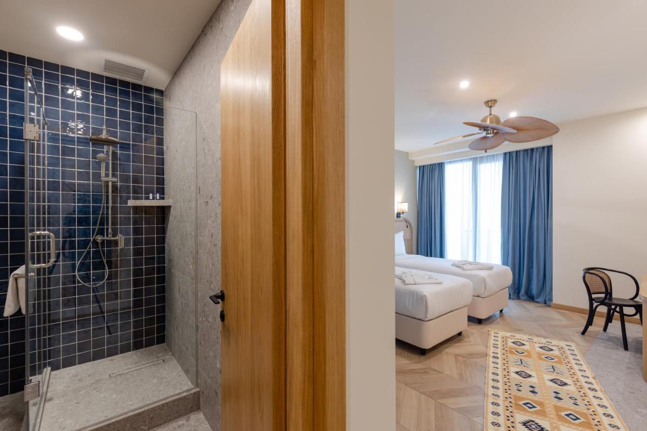 Отель Miramar Luxury Residences 5*